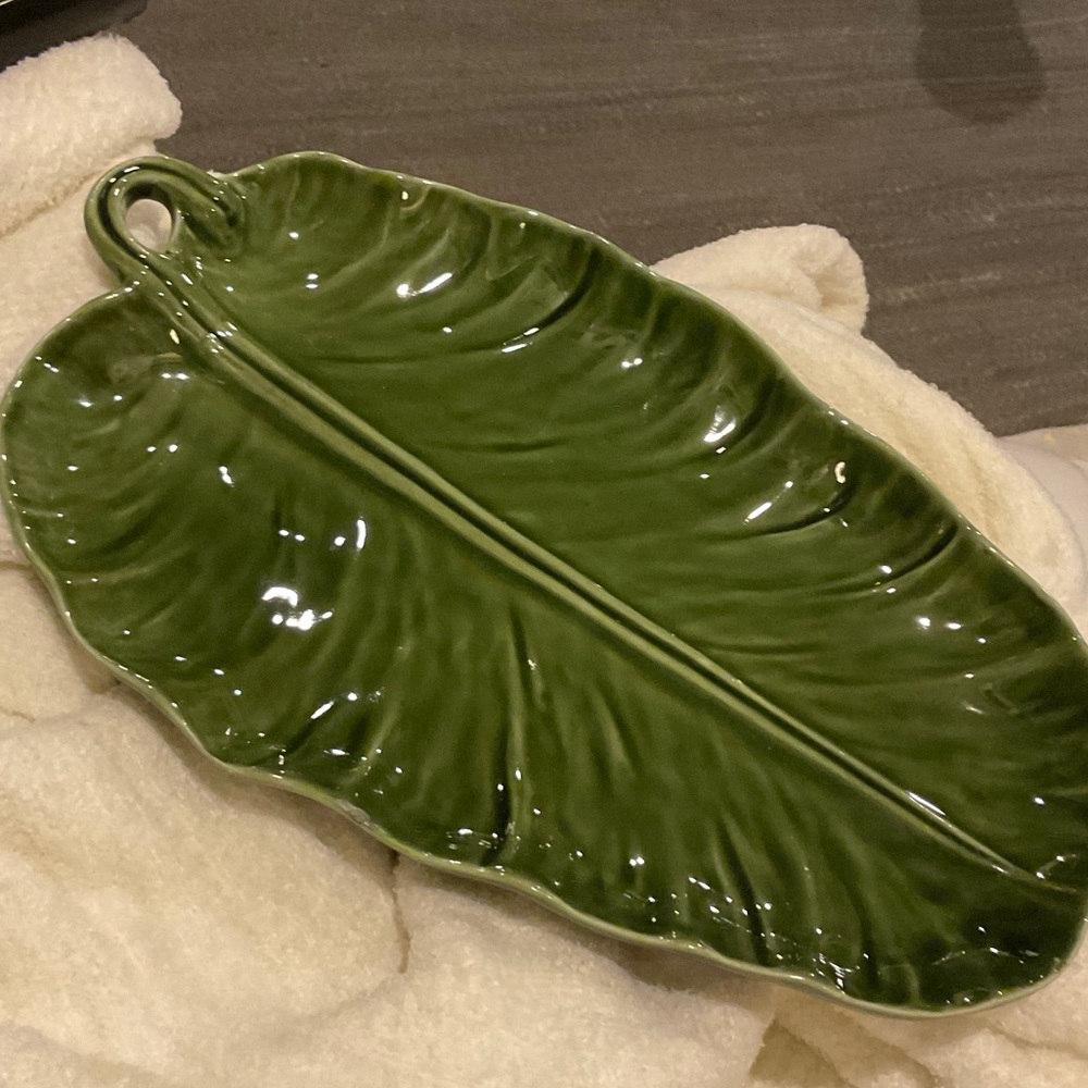 GORGEOUS Portuguese Green Leaf-Shaped Ceramic Platter/ serving dish. Vintage.